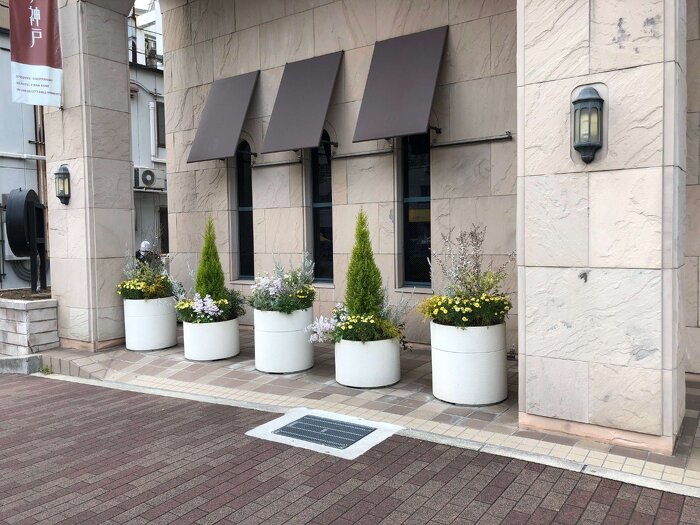 神戸市内 屋外植栽管理 ヨーロピアン外観植栽