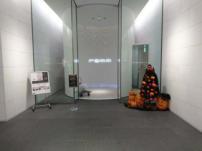 レム新大阪 可愛らしいエントランス〜ハロウィン装飾