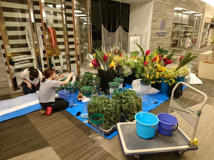 西宮市内商業施設 夏装飾施工中2