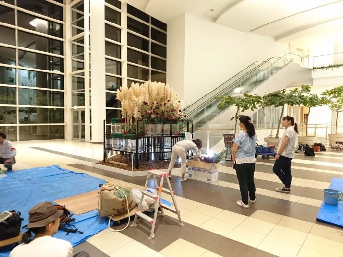 西宮市内商業施設 秋装飾施工中3